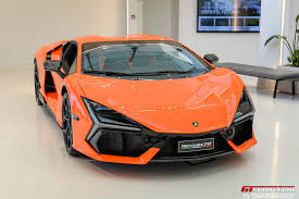 Lamborghini Revuelto